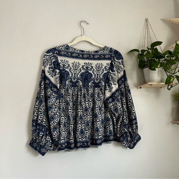 Rachel Zoe Navy and White Patterned Blouse size medium boho cottagecore trending - Picture 6 of 6